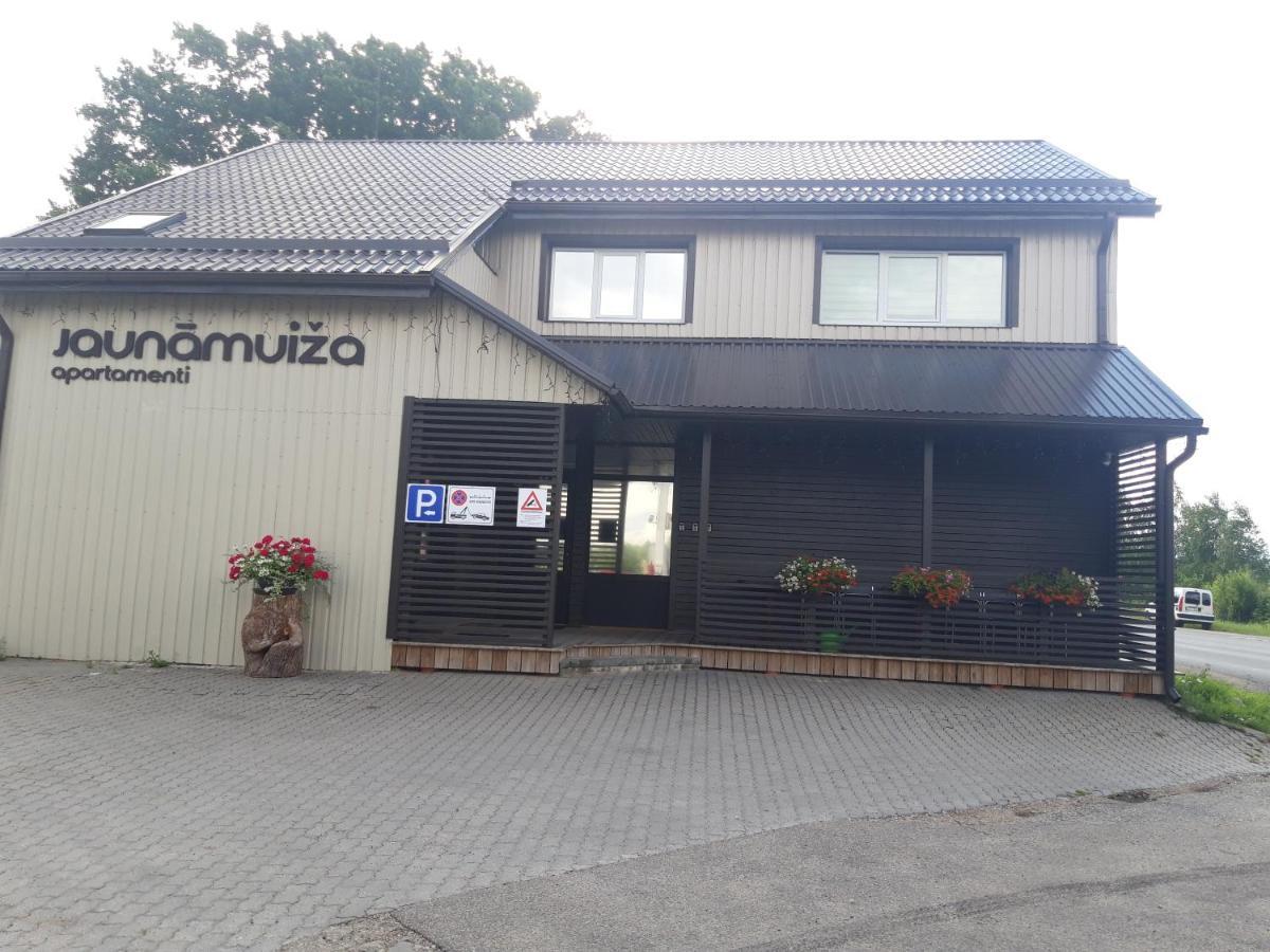 Jaunamuiza Apartamenti Valmiera Eksteriør billede